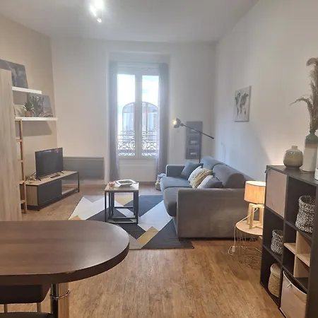 Elegant Renove, Coeur Pieton